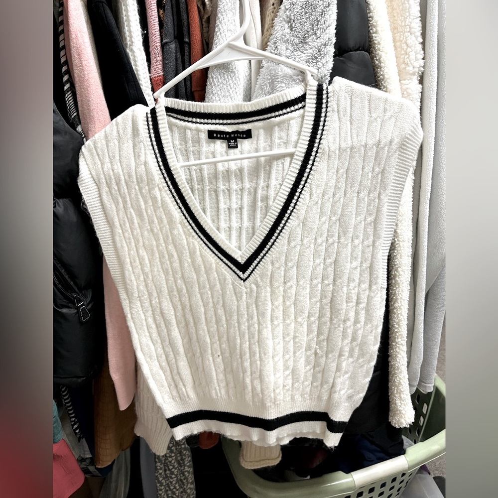 Sweater vest